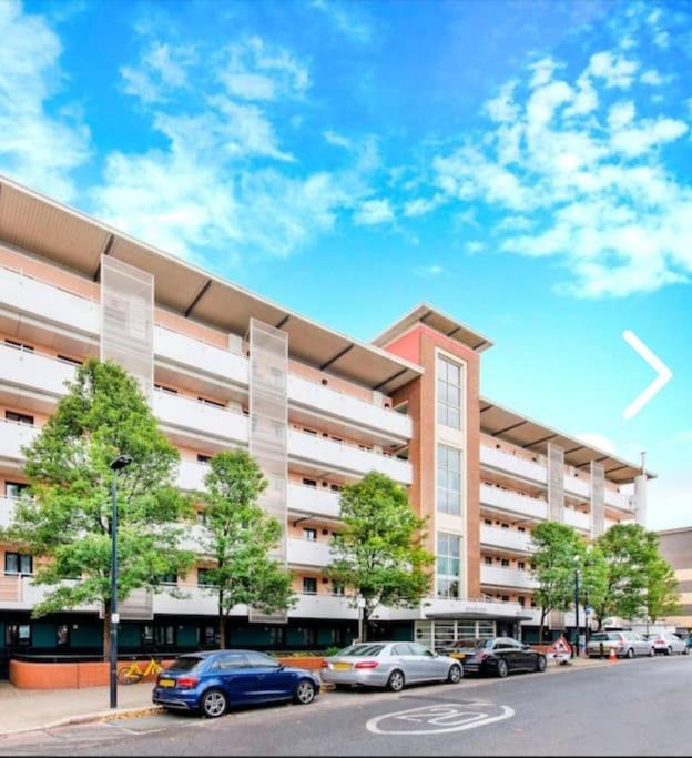 Bright, Nice Interior, Close To The City, 2 Bedroom Apartment Londres Extérieur photo