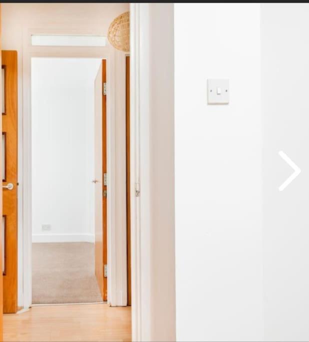 Bright, Nice Interior, Close To The City, 2 Bedroom Apartment Londres Extérieur photo