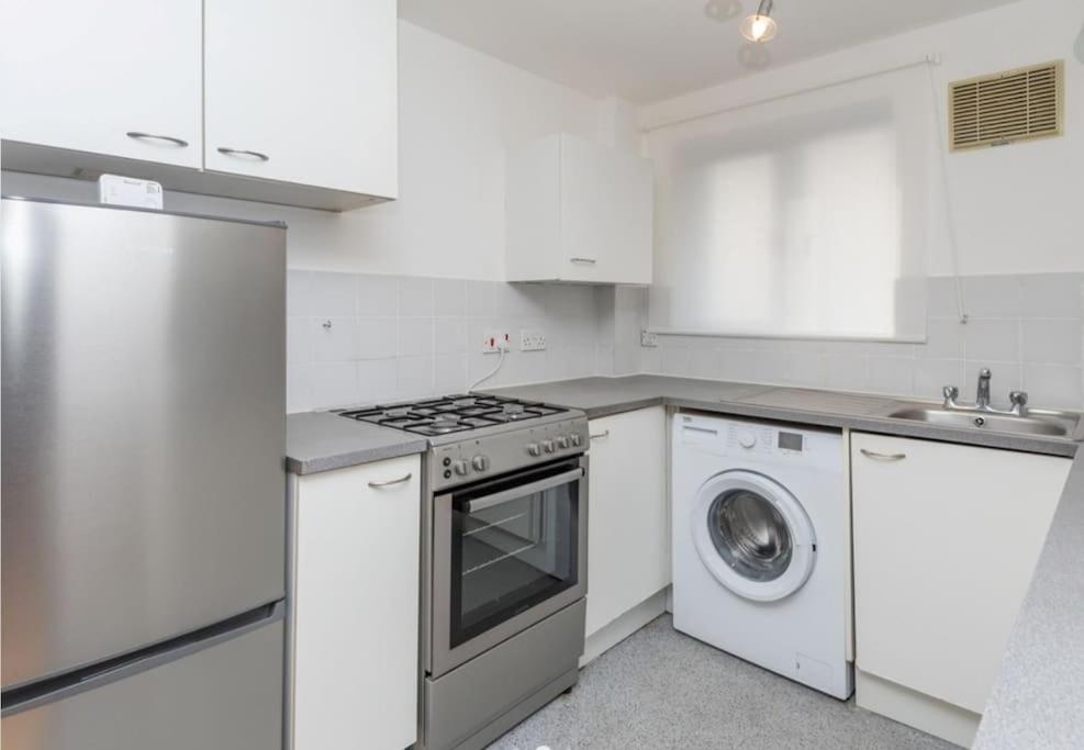 Bright, Nice Interior, Close To The City, 2 Bedroom Apartment Londres Extérieur photo